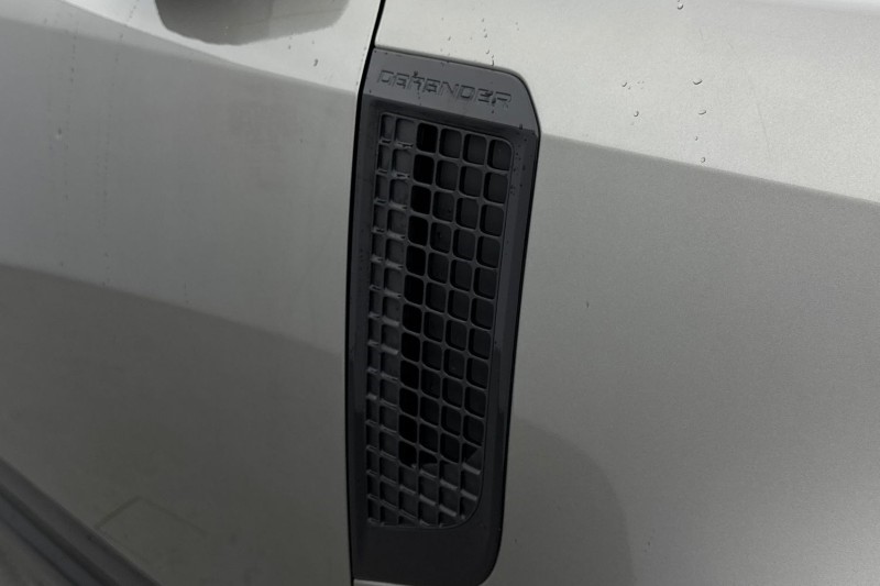 Used Land Rover Defender 2024 for sale - 77435220: Photo 20