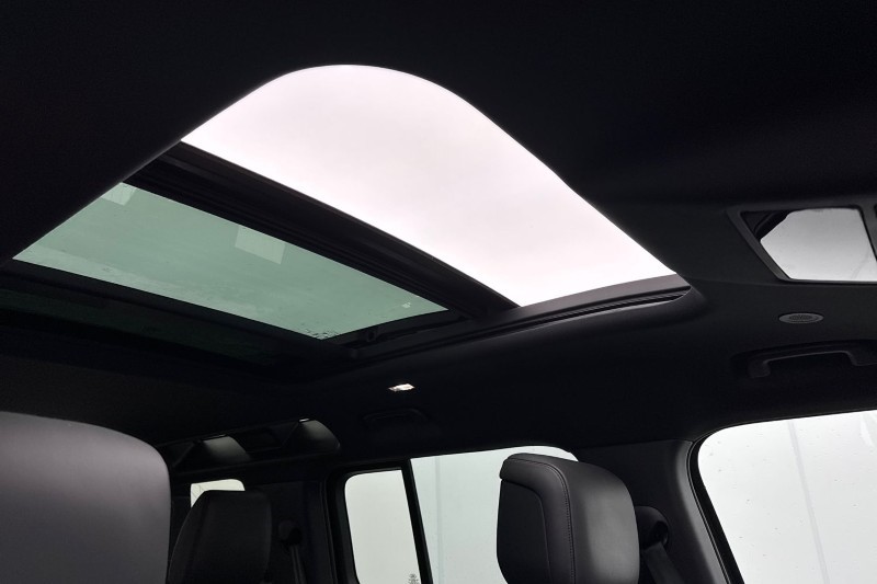 Used Land Rover Defender 2024 for sale - 77435220: Photo 21