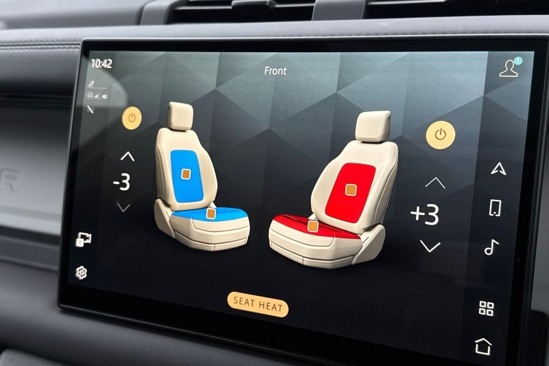 Used Land Rover Defender 2024 for sale - 77435220: Photo 32