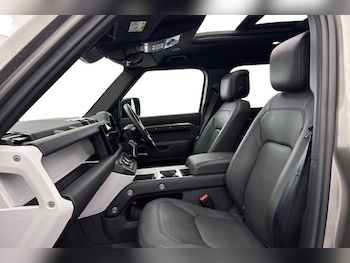 Used Land Rover Defender 2024 for sale - 77435220: Photo