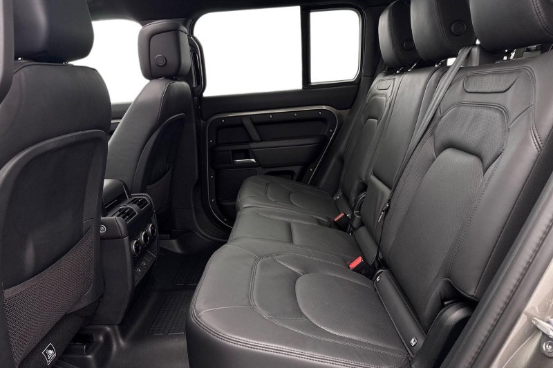 Used Land Rover Defender 2024 for sale - 77435220: Photo 4