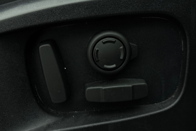 Used Land Rover Defender 2021 for sale - 77492806: Photo 24