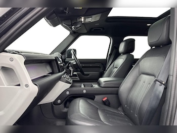 Used Land Rover Defender 2021 for sale - 77492806: Photo