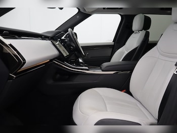 Used Land Rover Range Rover Sport 2024 for sale - 77950791: Photo