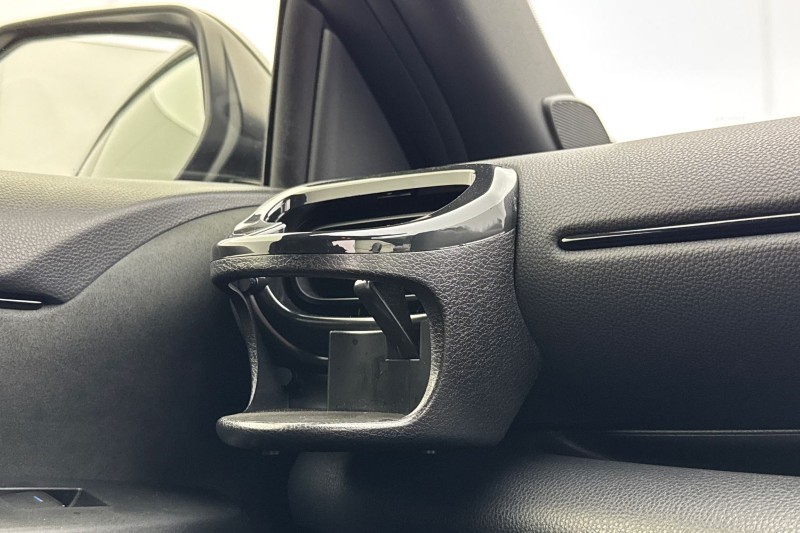 Used Toyota Yaris 2021 for sale - 77339572: Photo 46