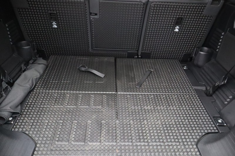 Used Land Rover Defender 2023 for sale - 77802075: Photo 10