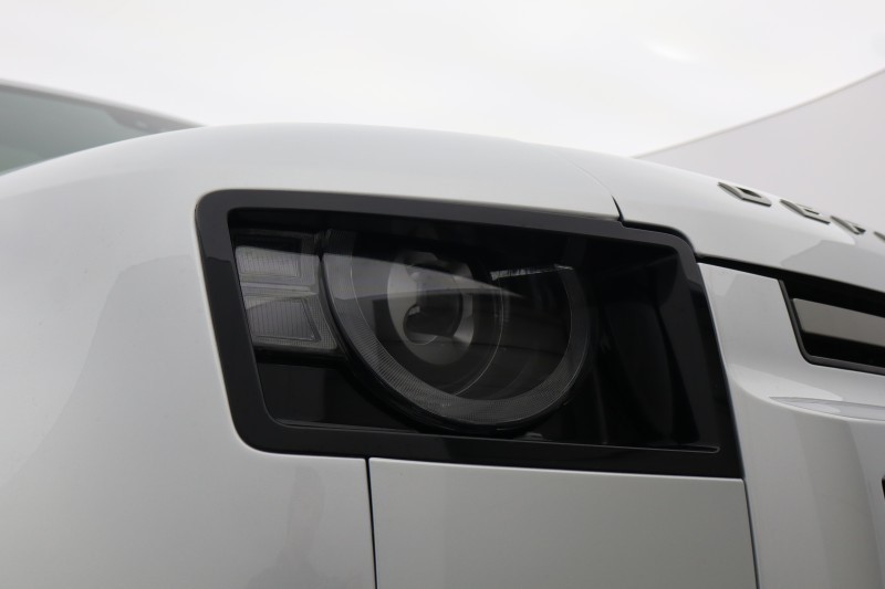 Used Land Rover Defender 2023 for sale - 77802075: Photo 17