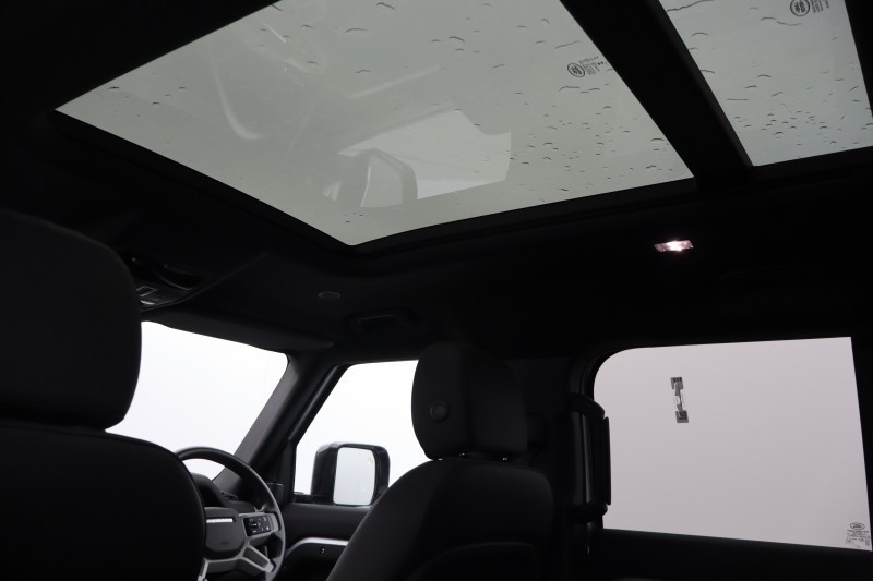 Used Land Rover Defender 2023 for sale - 77802075: Photo 21