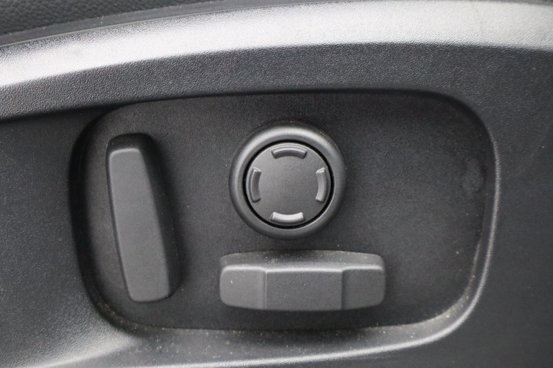 Used Land Rover Defender 2023 for sale - 77802075: Photo 25