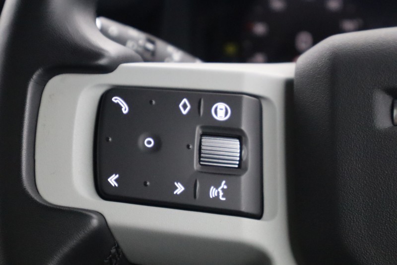 Used Land Rover Defender 2023 for sale - 77802075: Photo 28