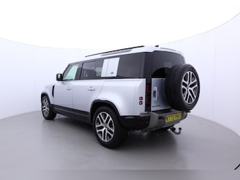 Used Land Rover Defender 2023 for sale - 77802075: Photo