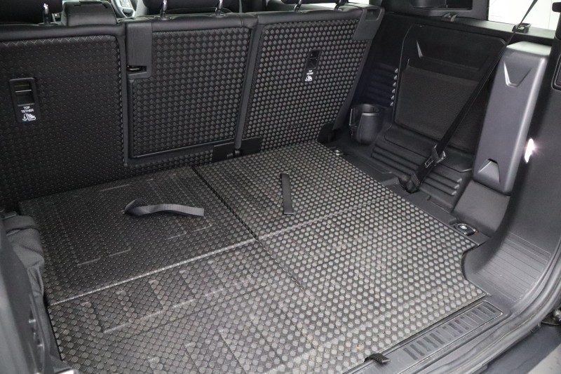 Used Land Rover Defender 2023 for sale - 77802075: Photo 37