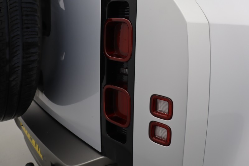 Used Land Rover Defender 2023 for sale - 77802075: Photo 44