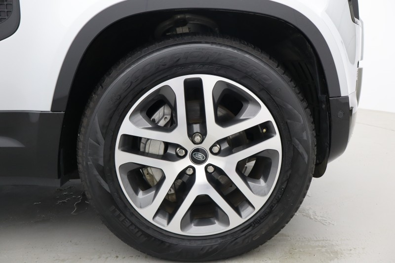 Used Land Rover Defender 2023 for sale - 77802075: Photo 8