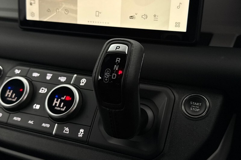 Used Land Rover Defender 2023 for sale - 77474746: Photo 13