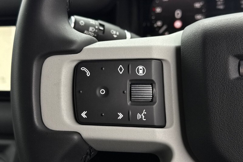 Used Land Rover Defender 2023 for sale - 77474746: Photo 26