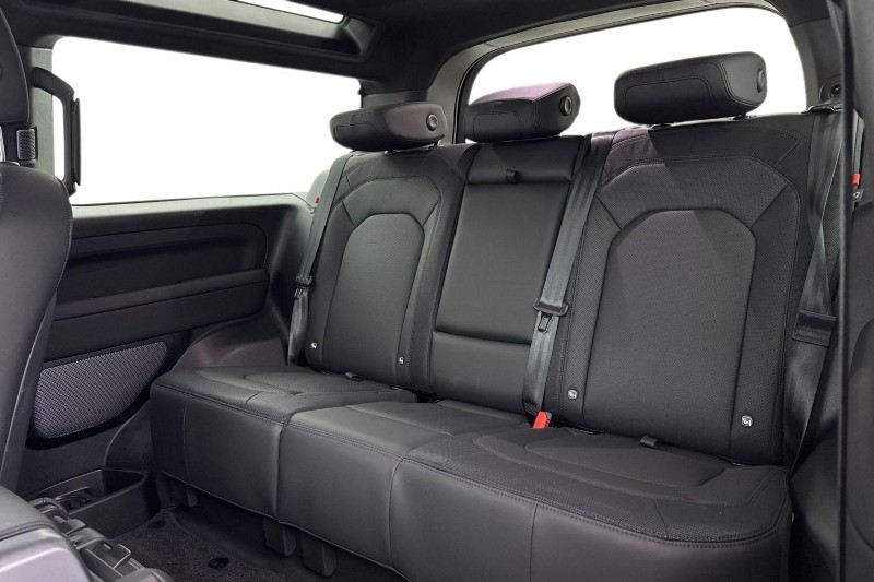 Used Land Rover Defender 2023 for sale - 77474746: Photo 4