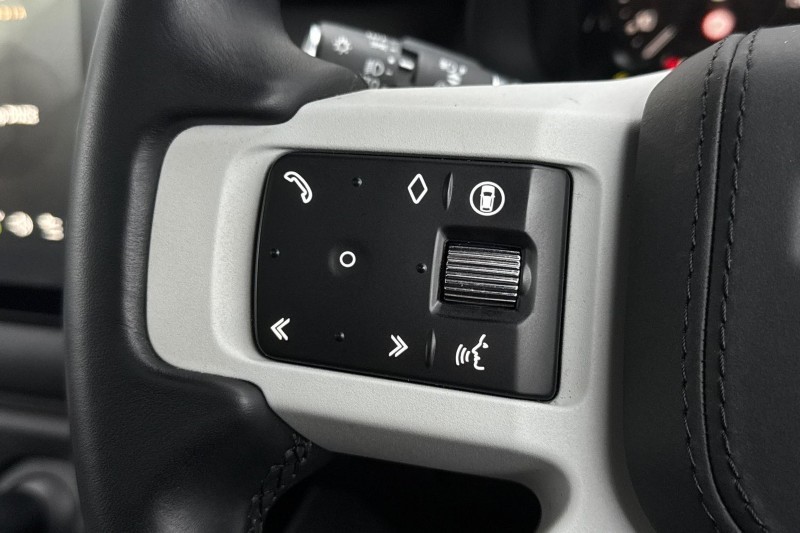 Used Land Rover Defender 2024 for sale - 77449918: Photo 27