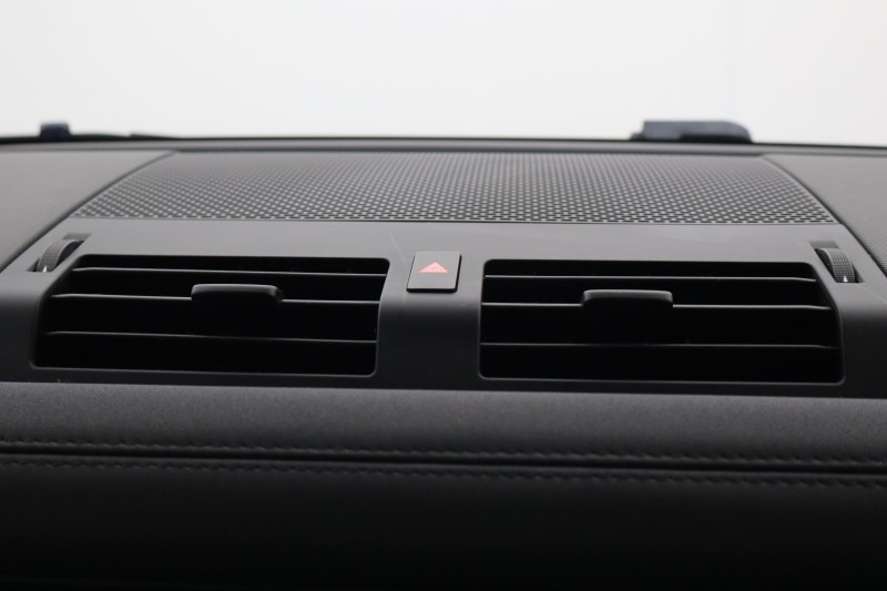 Used Land Rover Defender 2020 for sale - 77742677: Photo 32