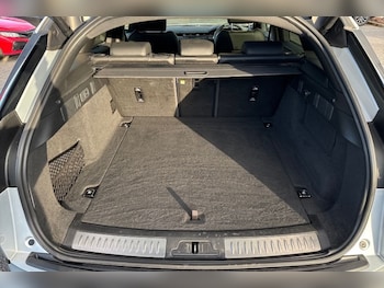 Used Land Rover Range Rover Velar 2023 for sale - 76984325: Photo