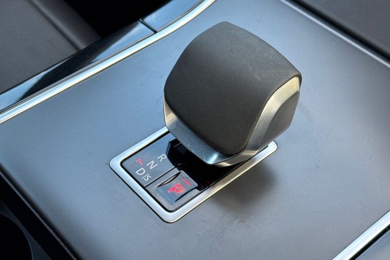 Used Land Rover Range Rover Velar 2023 for sale - 76984325: Photo 5