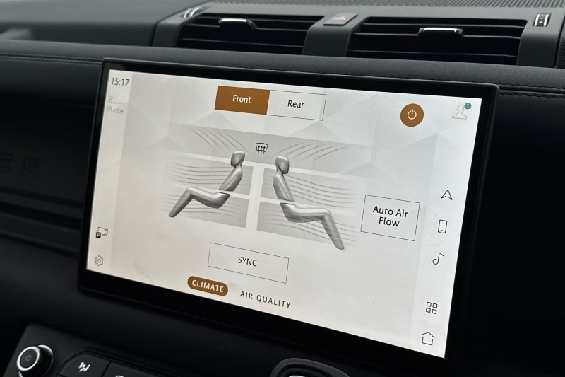 Used Land Rover Defender 2024 for sale - 77445777: Photo 31