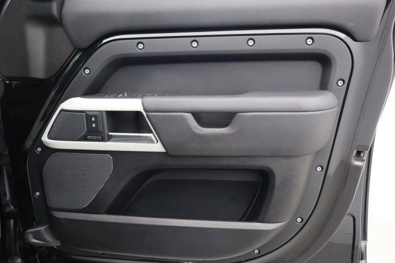 Used Land Rover Defender 2023 for sale - 77774606: Photo 22