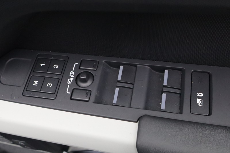 Used Land Rover Defender 2023 for sale - 77774606: Photo 23