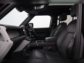 Used Land Rover Defender 2023 for sale - 77774606: Photo