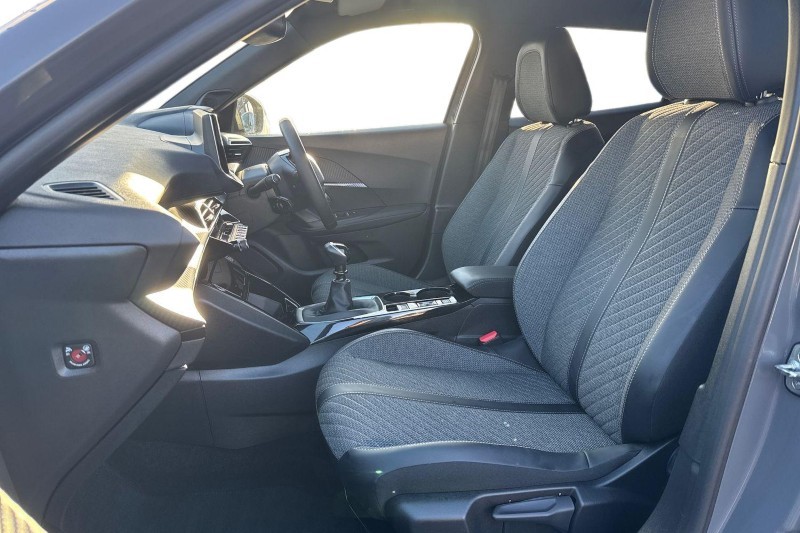 Used Peugeot 2008 2023 for sale - 76984311: Photo 3