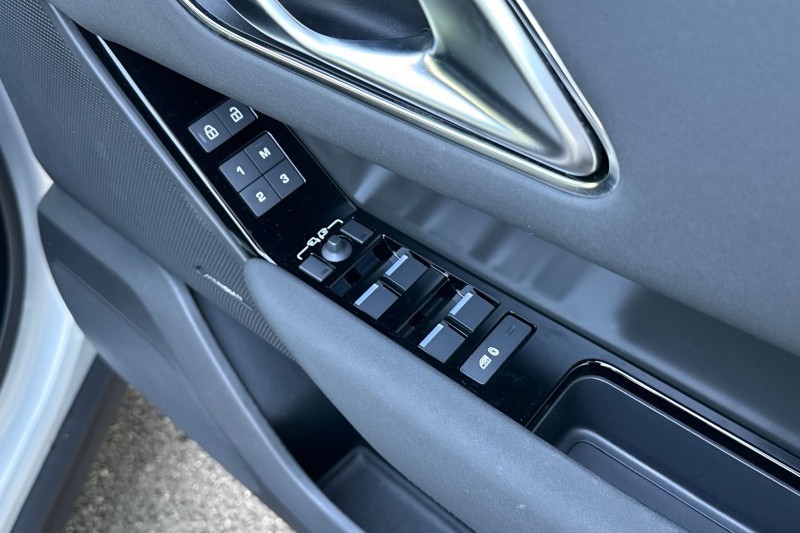 Used Land Rover Range Rover Velar 2025 for sale - 77803973: Photo 23
