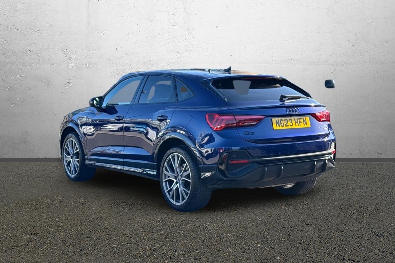 Used Audi Q3 2023 for sale - 77732710: Photo 2