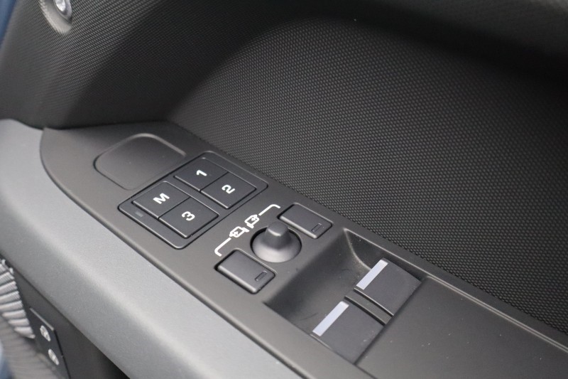 Used Land Rover Defender 2024 for sale - 77819310: Photo 23