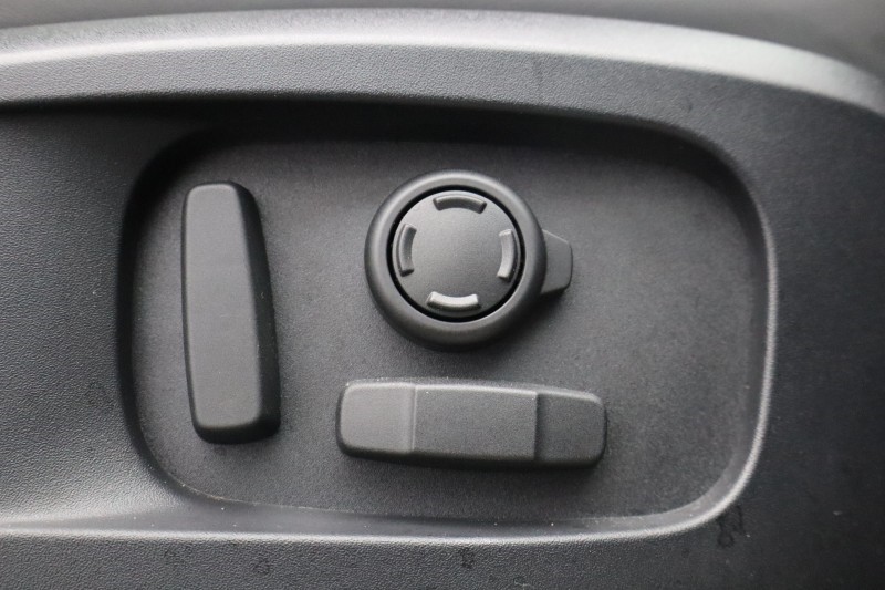 Used Land Rover Defender 2024 for sale - 77819310: Photo 24