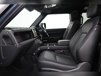 Used Land Rover Defender 2024 for sale - 77819310: Photo