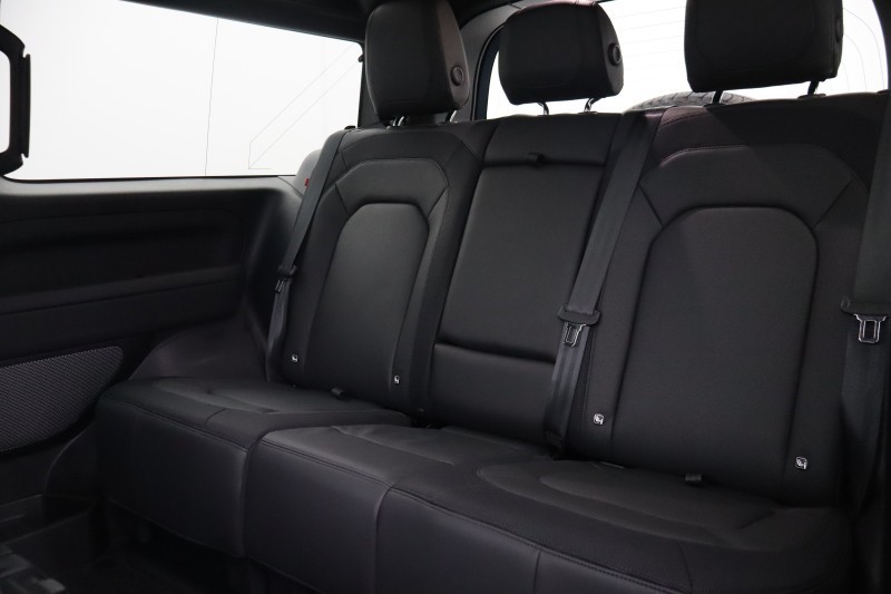 Used Land Rover Defender 2024 for sale - 77819310: Photo 4