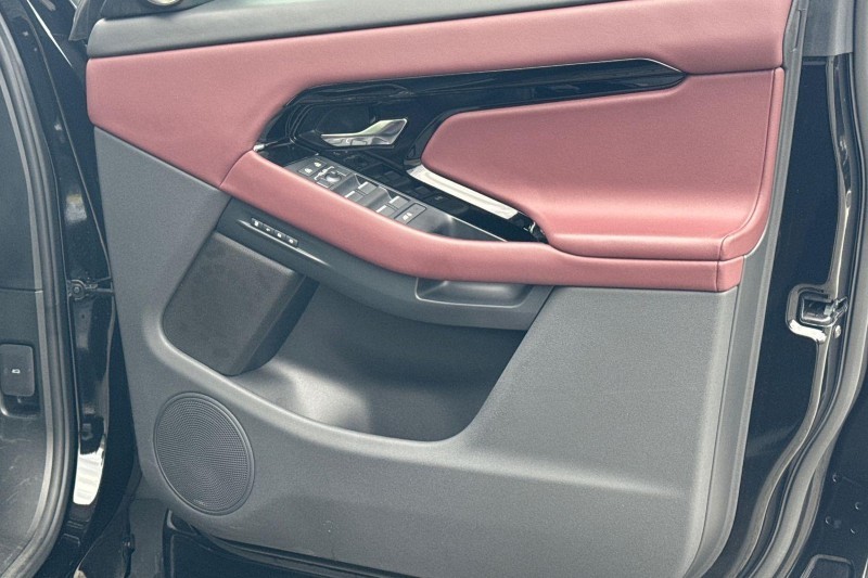 Used Land Rover Range Rover Evoque 2024 for sale - 76984307: Photo 23