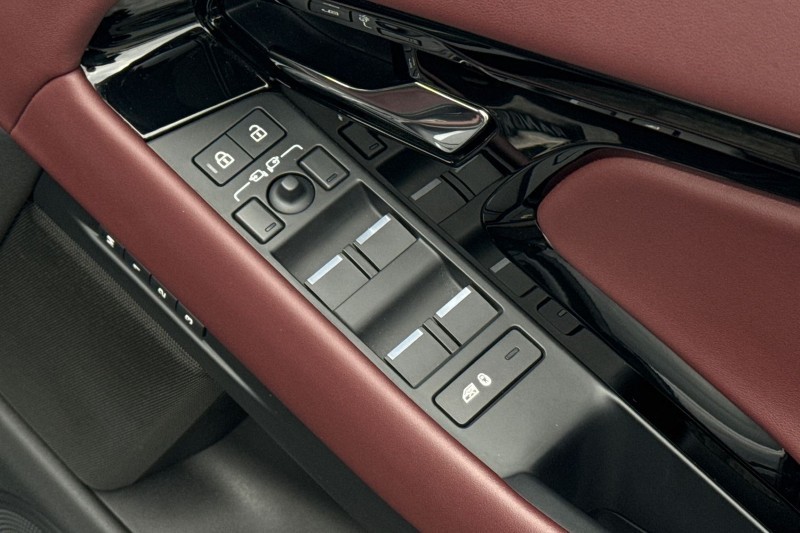 Used Land Rover Range Rover Evoque 2024 for sale - 76984307: Photo 24