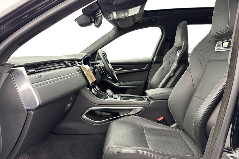 Used Jaguar F-Pace 2023 for sale - 77619322: Photo 4