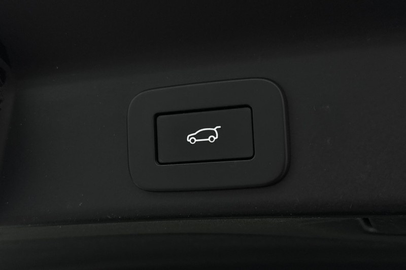 Used Jaguar F-Pace 2023 for sale - 77619322: Photo 40