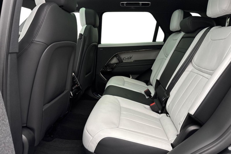 Used Land Rover Range Rover Sport 2025 for sale - 77519375: Photo 4