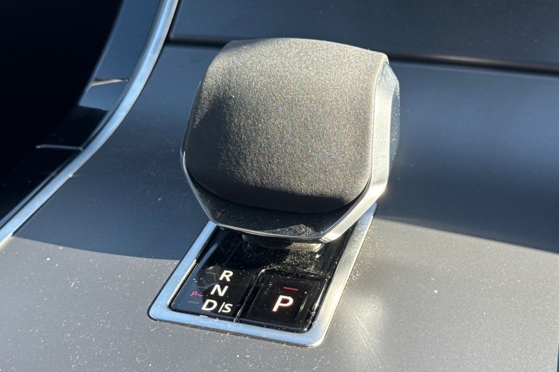 Used Land Rover Range Rover Velar 2025 for sale - 76984342: Photo 13