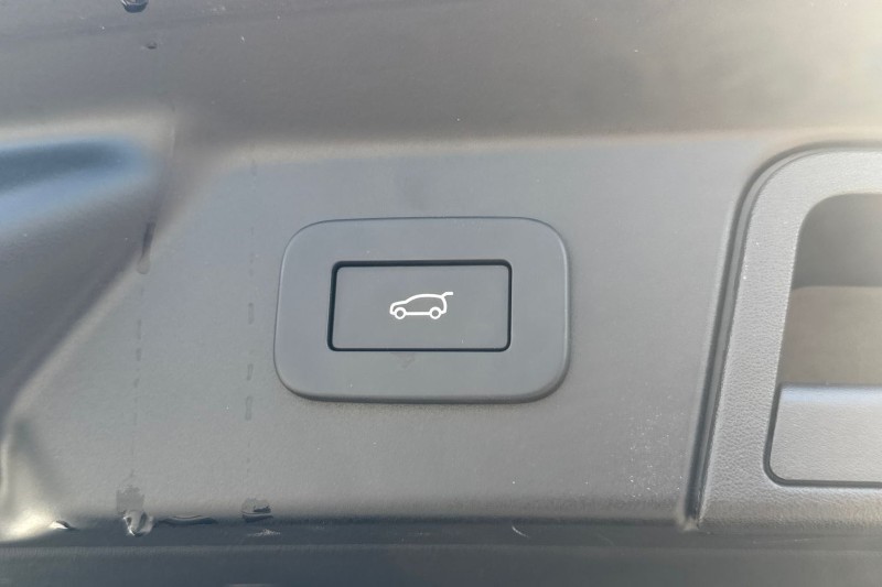 Used Land Rover Range Rover Velar 2025 for sale - 76984342: Photo 40