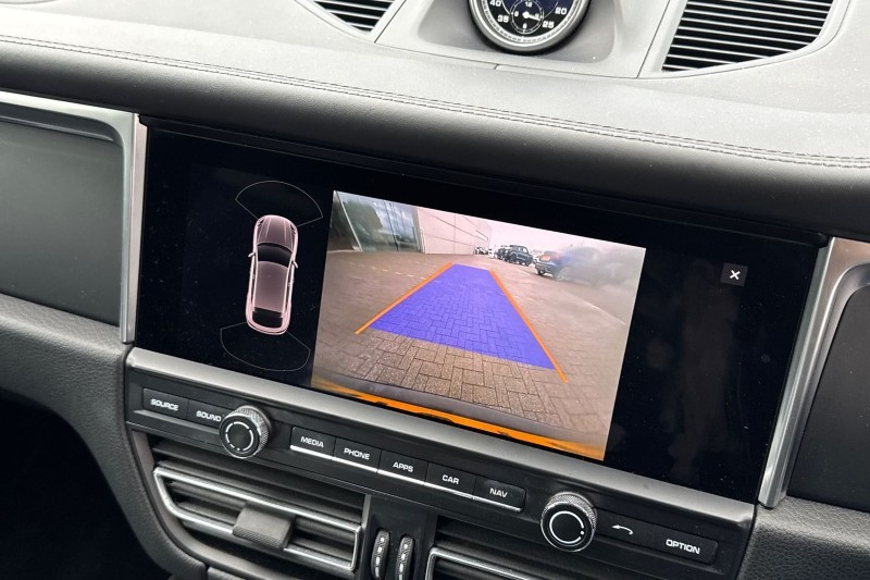 Used Porsche Macan 2020 for sale - 76984326: Photo 12