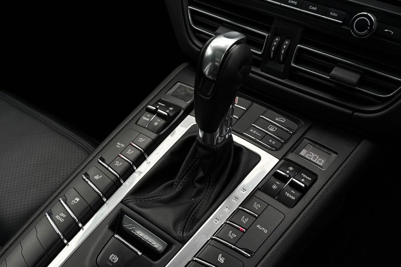 Used Porsche Macan 2020 for sale - 76984326: Photo 13