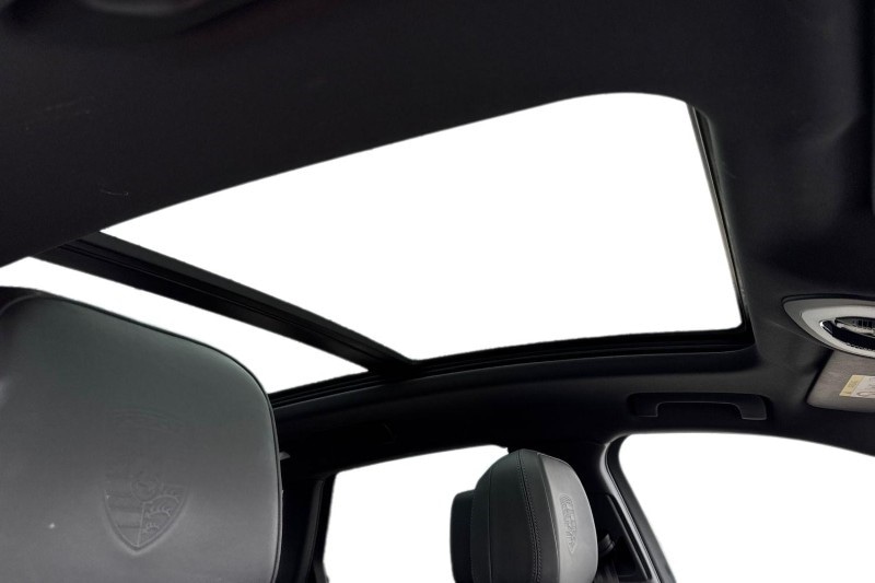 Used Porsche Macan 2020 for sale - 76984326: Photo 21