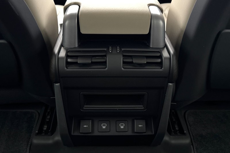 Used Land Rover Defender 2021 for sale - 77220392: Photo 18