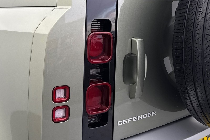 Used Land Rover Defender 2021 for sale - 77220392: Photo 19