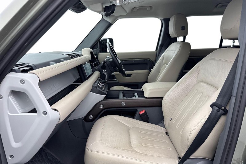 Used Land Rover Defender 2021 for sale - 77220392: Photo 3