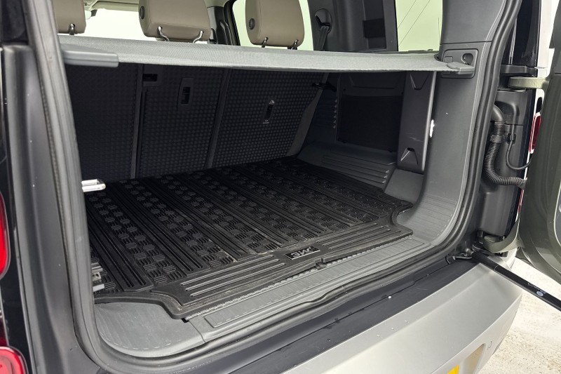 Used Land Rover Defender 2021 for sale - 77220392: Photo 36